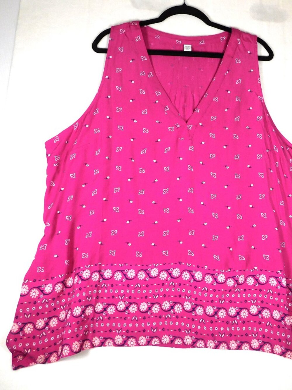 Old Navy Women's  XXL  Pull-Over Rayon Sleeveless Blouse Fuchsia Bandana Pattern